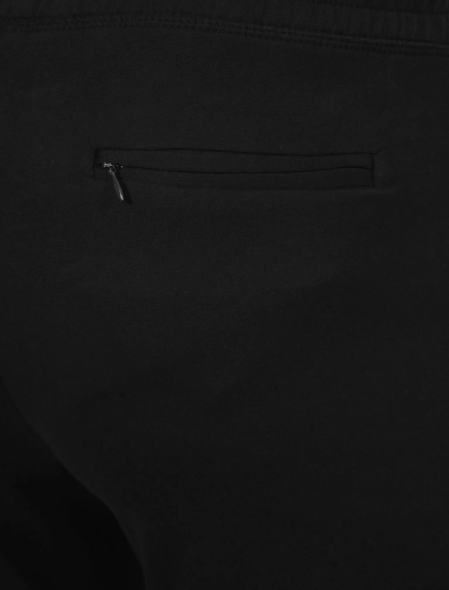 Chatfield Basics Joggers in Black - Le Shark