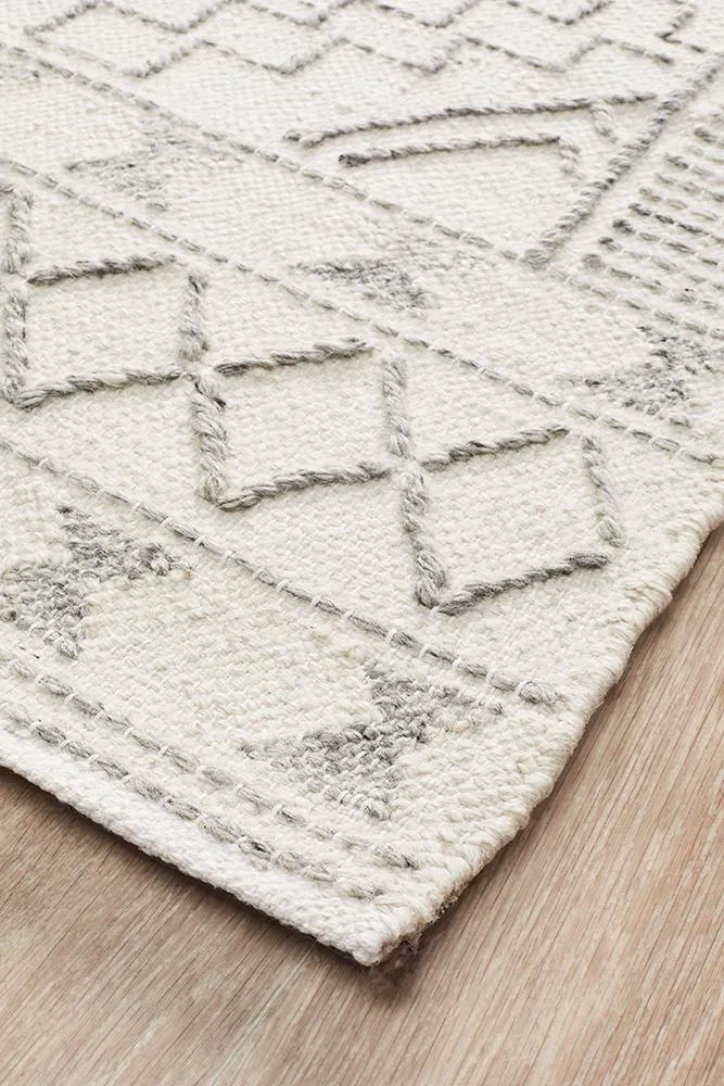 Hudson 802 Rug (Ivory) by Rug Culture