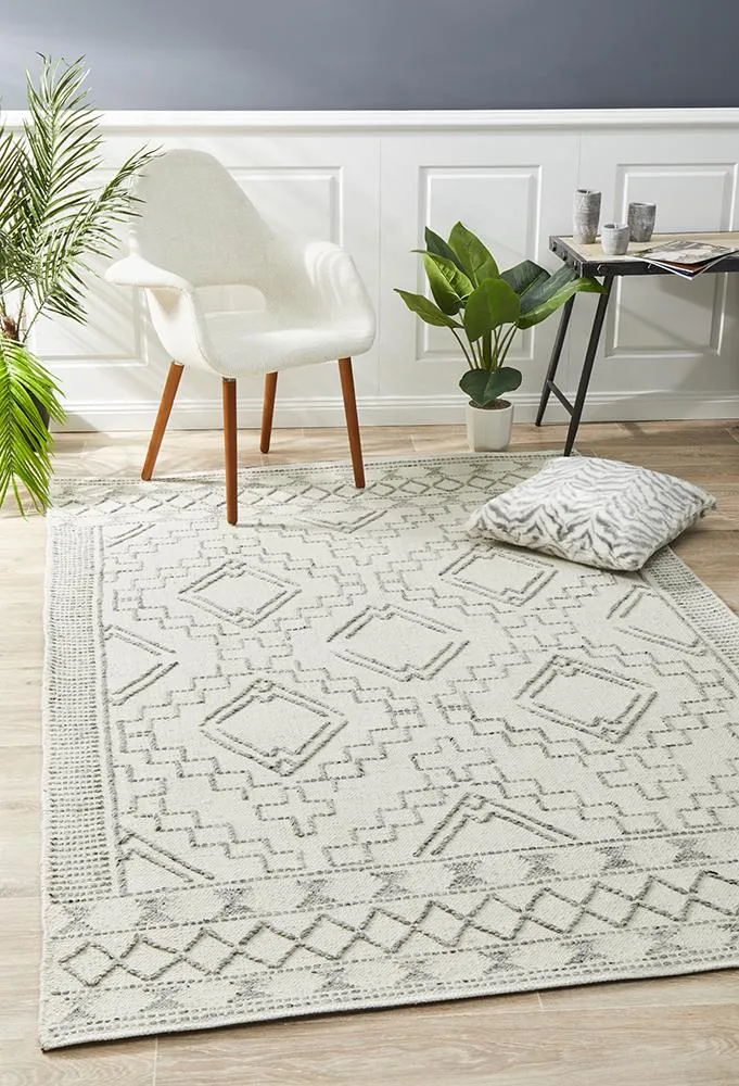 Hudson 802 Rug (Ivory) by Rug Culture