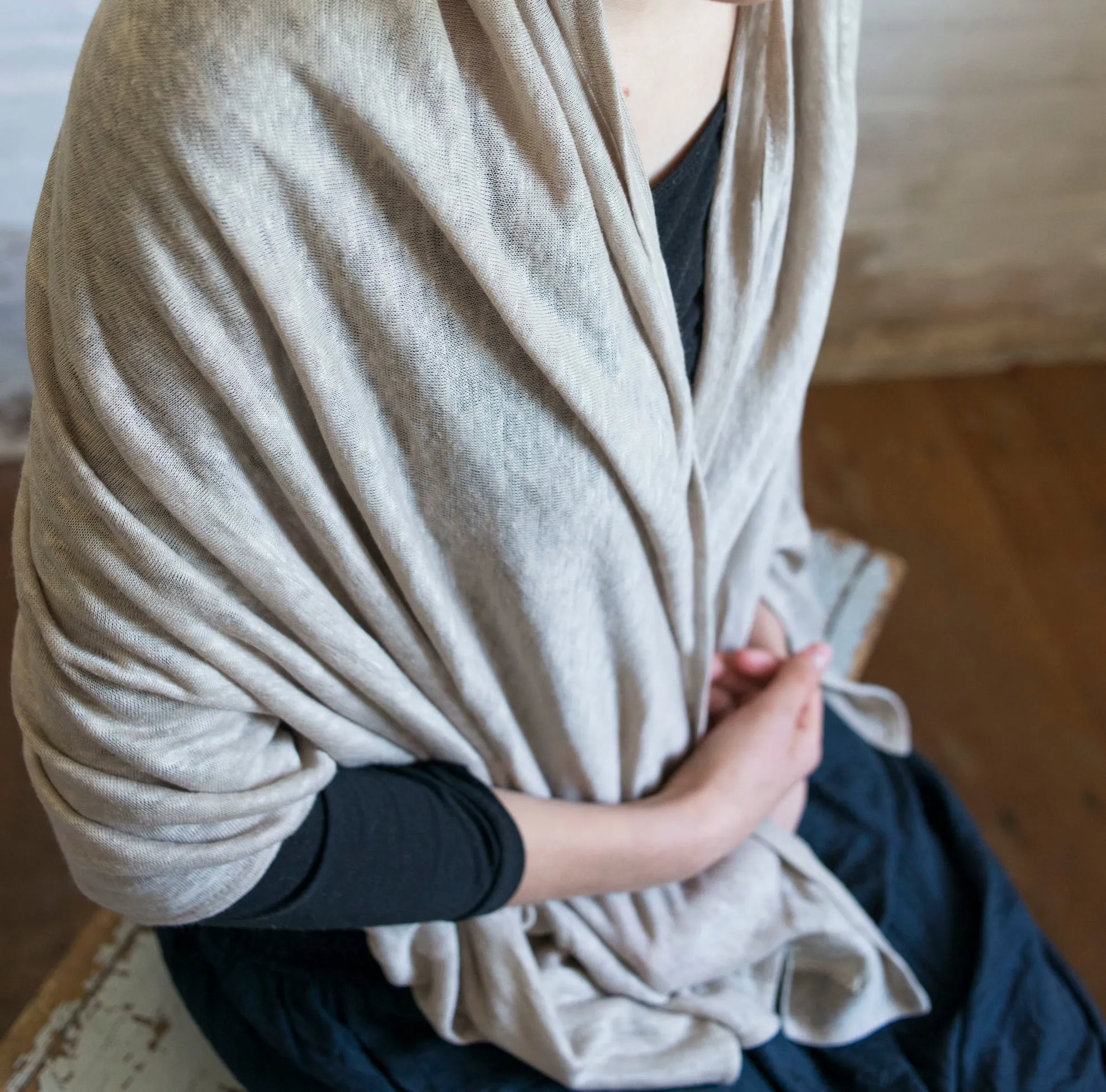 knit linen shawl (linen)