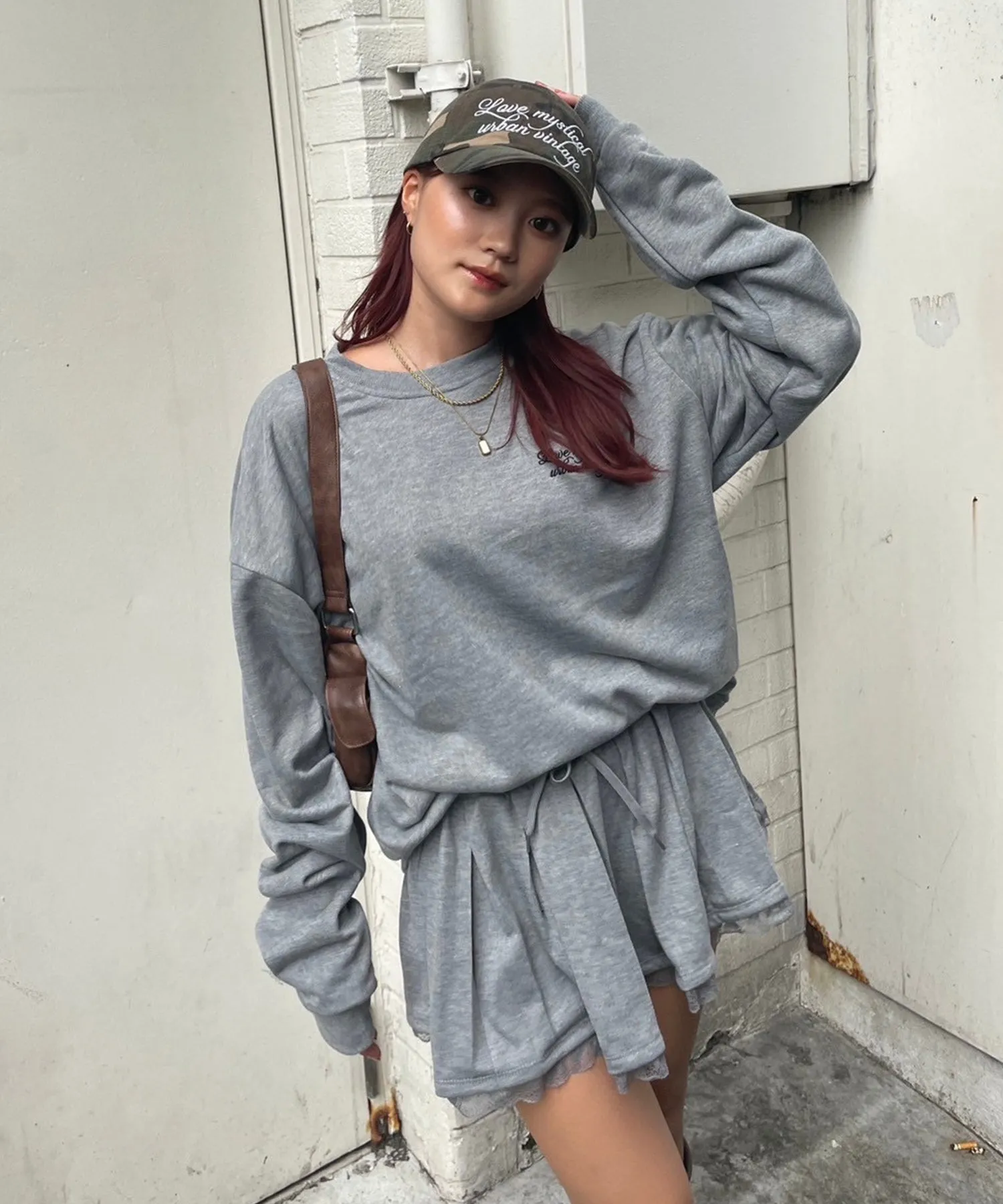 Lace layered sweat pleats skirt