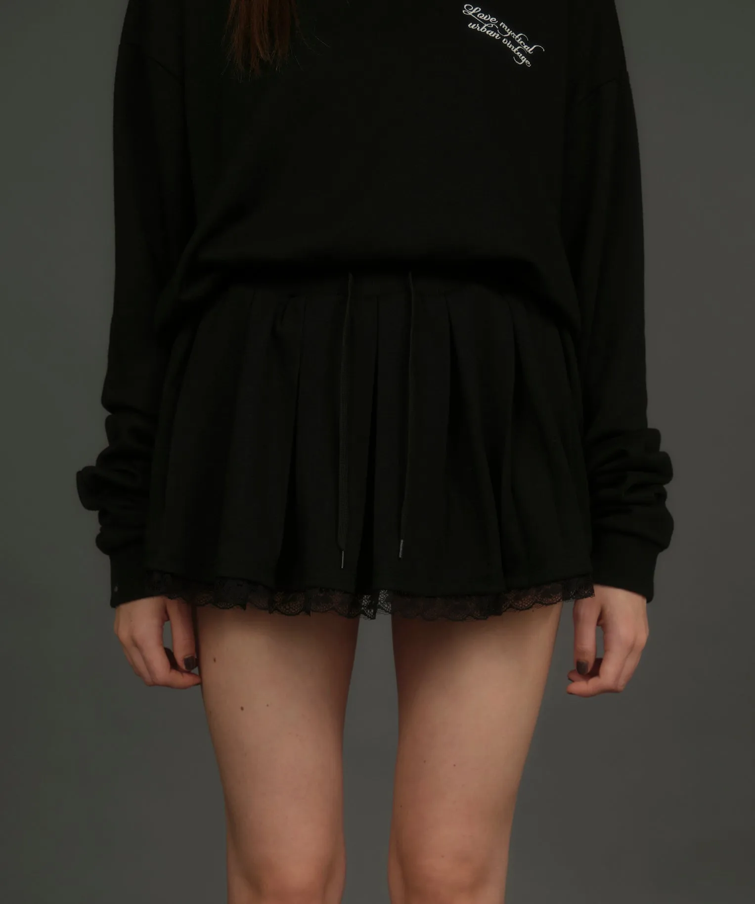 Lace layered sweat pleats skirt
