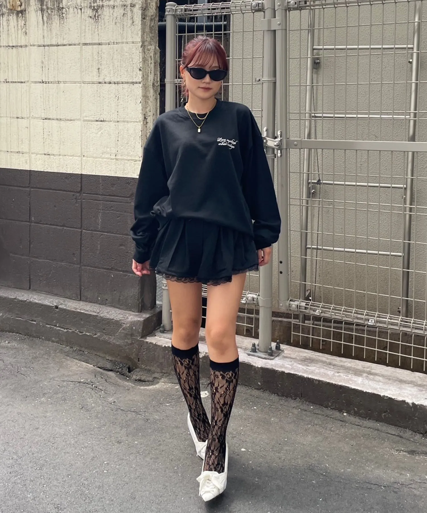 Lace layered sweat pleats skirt