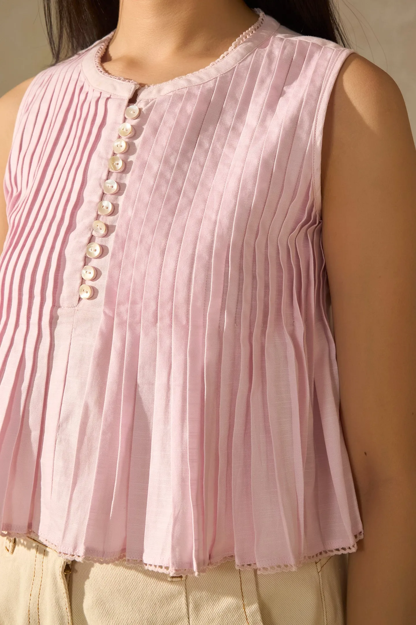 Mila|Cotton Button-Up Pleated Top