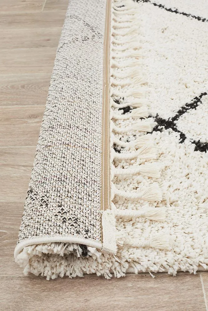 Saffron 22 Rug (White) by Rug Culture