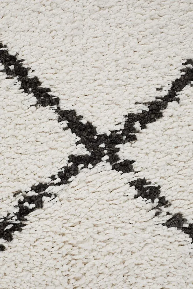 Saffron 22 Rug (White) by Rug Culture