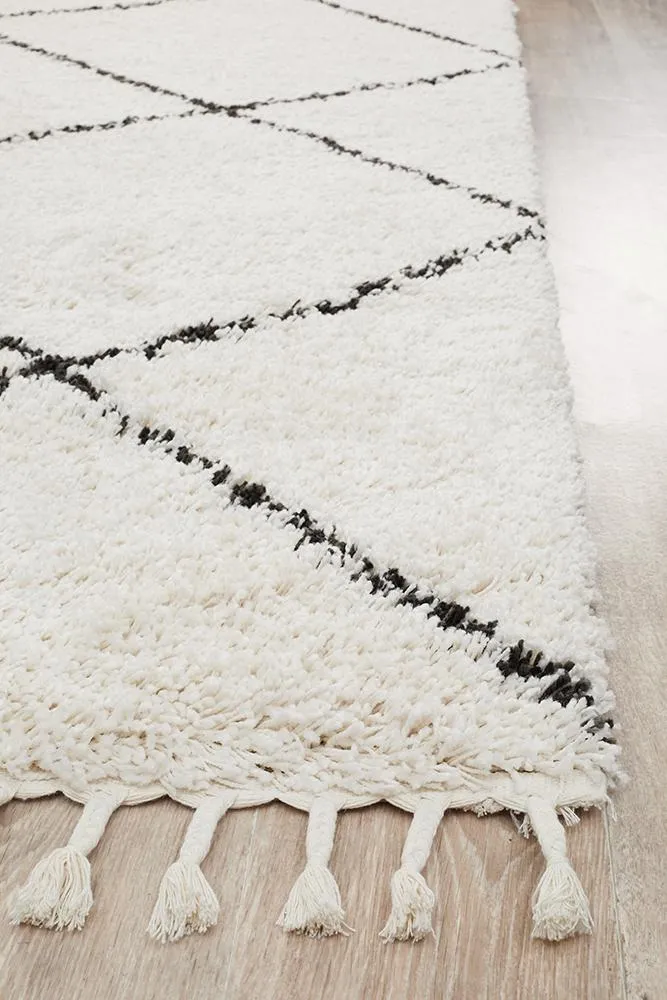 Saffron 22 Rug (White) by Rug Culture