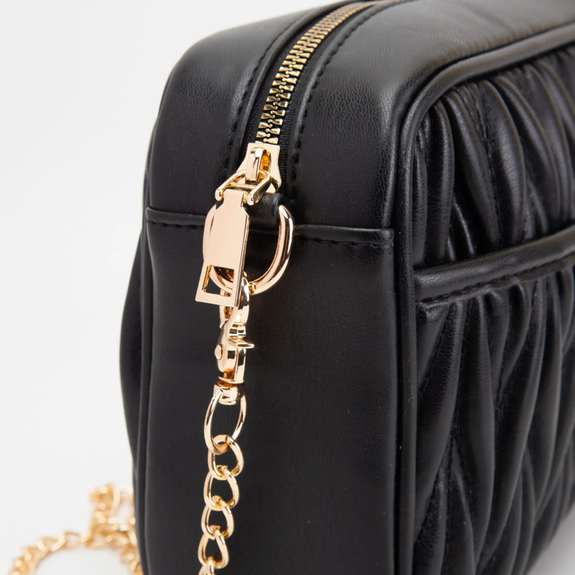 TG10542 Dana Textured Crossbody Bag With Chain Strap