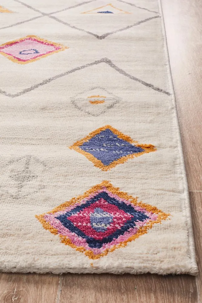 Zanzibar 763 Rug (White) by Rug Culture